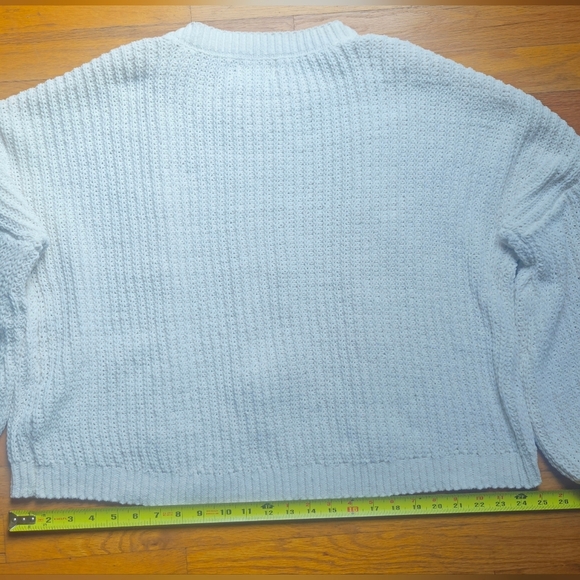 Universal Thread White Crew Neck Sweater with Cable Knit Design - Picture 9 of 10